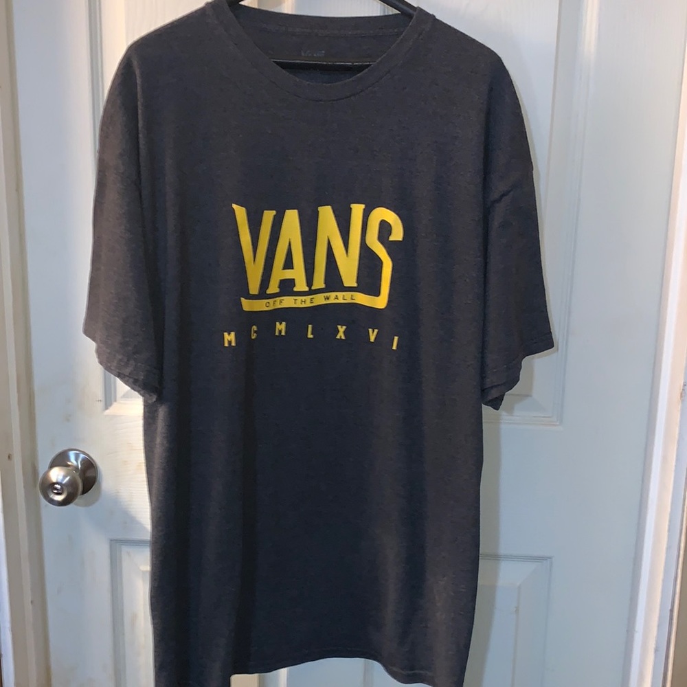 Van’s Off the Wall t-shirt. Size 2XL